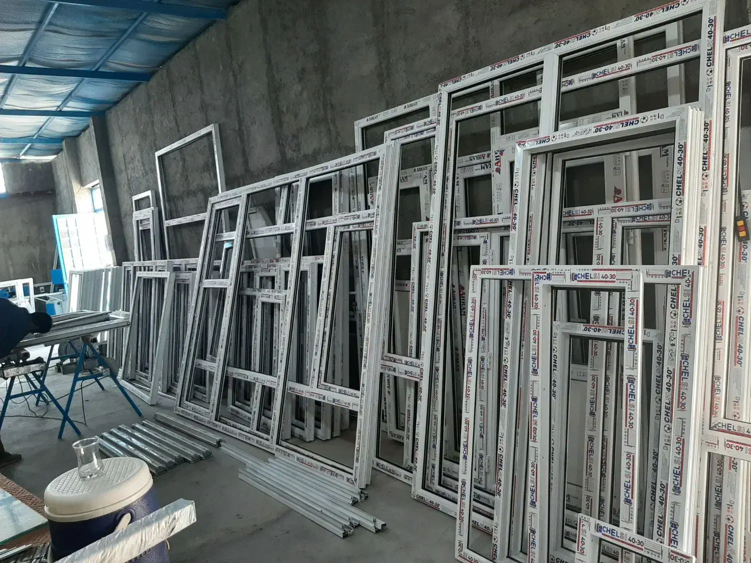 تولیددر و پنجره دوجداره پی وی سی upvc|خدمات پیشه و مهارت|قروه, |دیوار