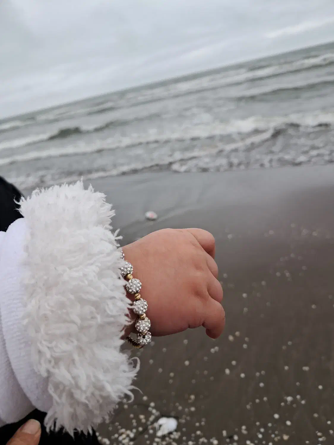 دستبند گم شده|اشیا|قم, آذر (نکویی)|دیوار