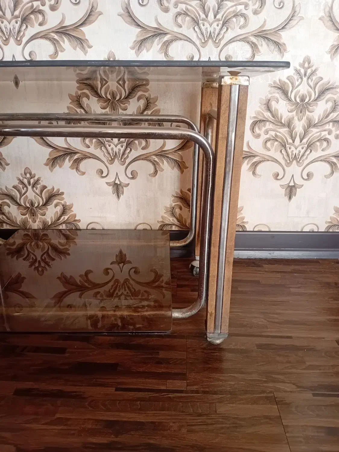 میز|میز و صندلی غذاخوری|شهرکرد, |دیوار