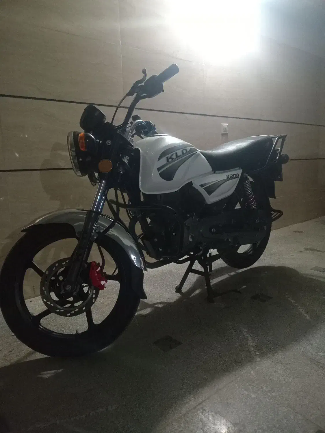 موتور کی ال دی ۲۰۰ مدل ۱۴۰۲ تمیز|موتورسیکلت|ری, دولت‌آباد|دیوار