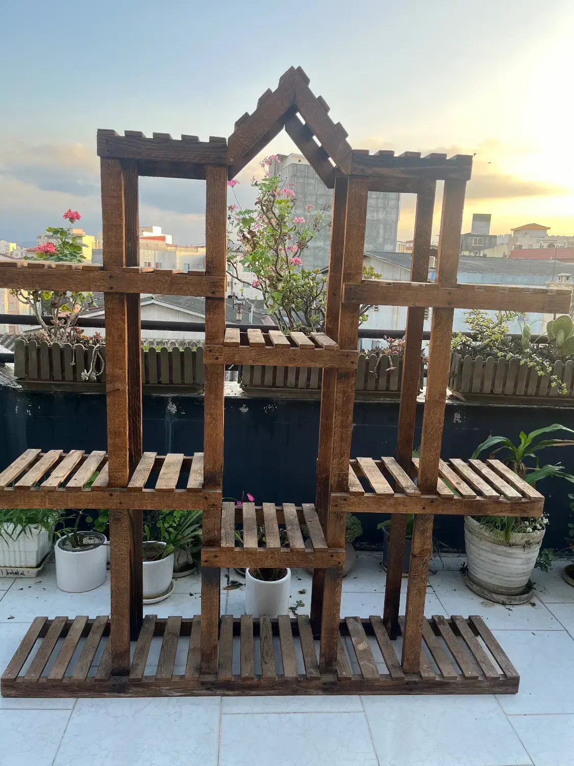 استند گلدان چوبی|کتابخانه، شلف، قفسههای دیواری|آمل, |دیوار