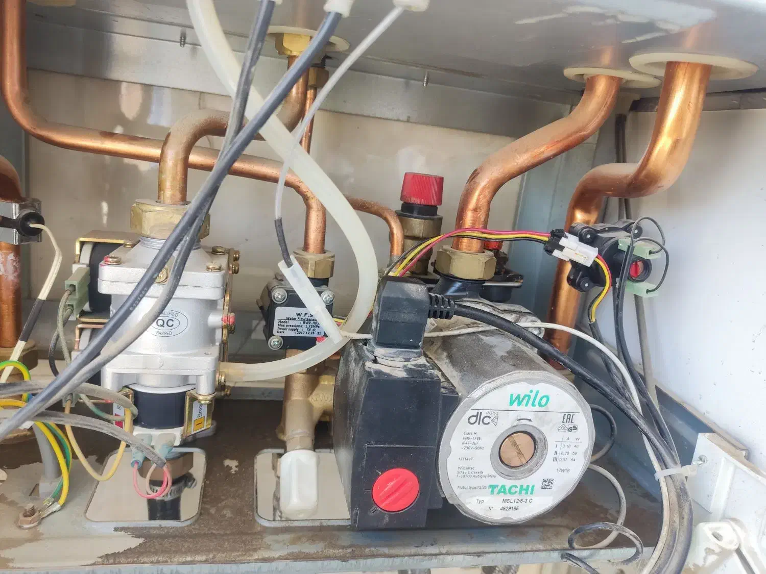 تعمیرات تخصصی پکیج . ابگرمکن و شیرالات .|خدمات پیشه و مهارت|شاهینشهر, عطار|دیوار