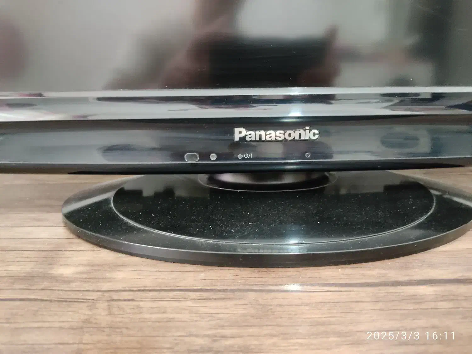 تلویزیون ال سی دی پاناسونیک 32با میز|تلویزیون و پروژکتور|همدان, |دیوار