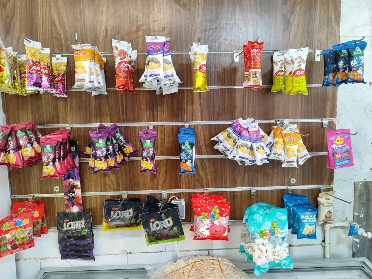 فروش استند کیک و استند چیپس و پفک|فروشگاه و مغازه|اصفهان, خواجو|دیوار