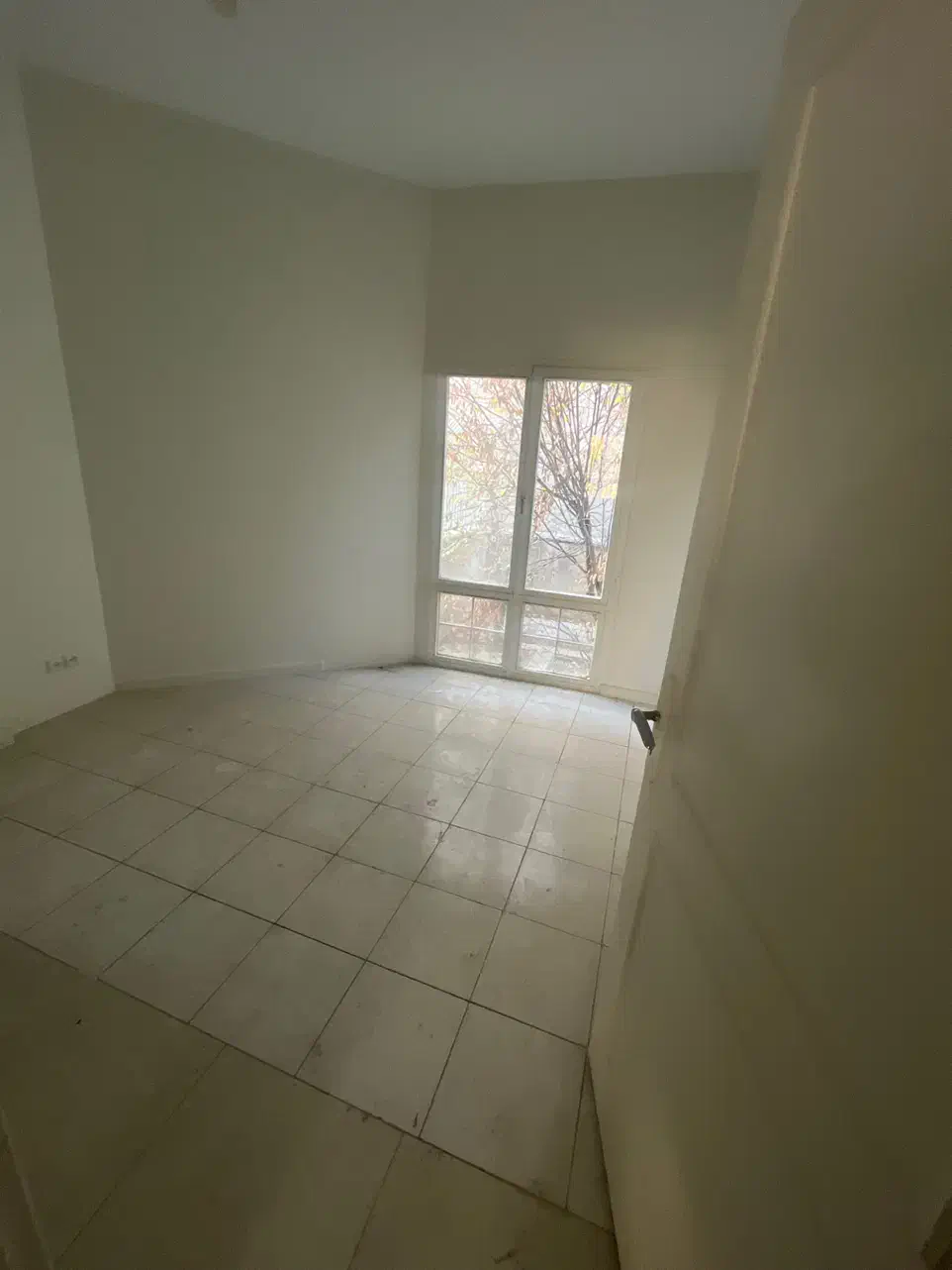 ۱۰۵متر دو خوابه حیاط اختصاصی و شبیه ب خونه ی کودکی