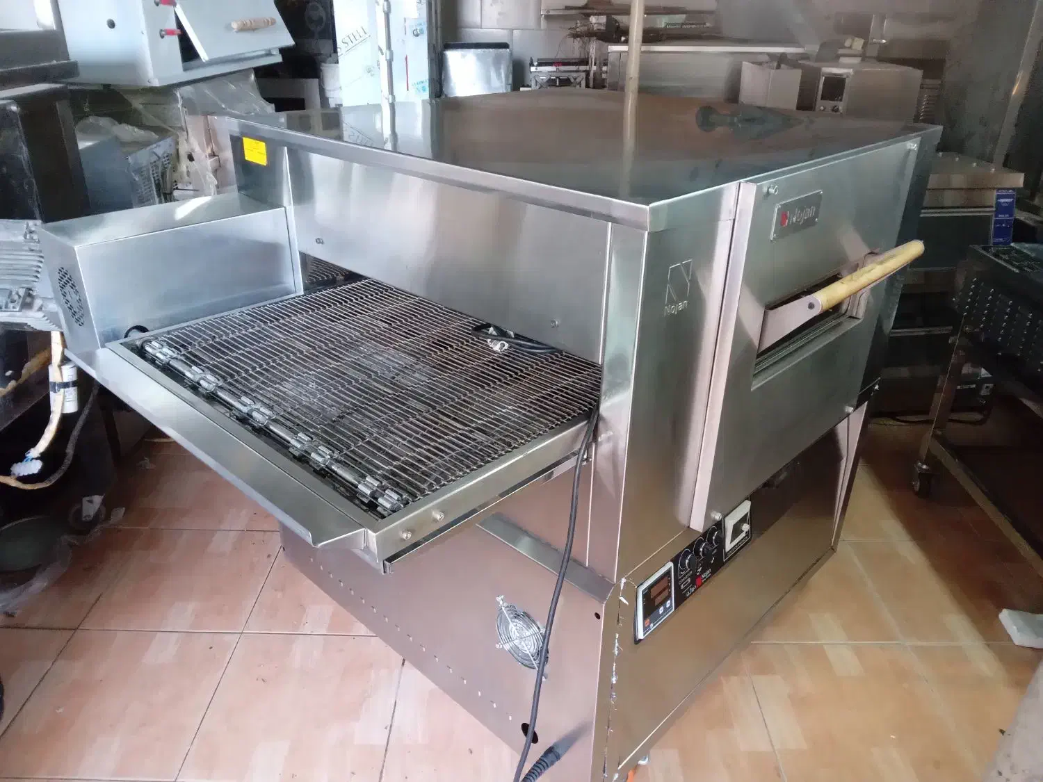 فرریلی نوژان فرپیتزاریلی دهنه۷۰ نوژن|کافی‌شاپ و رستوران|اصفهان, بهارستان|دیوار