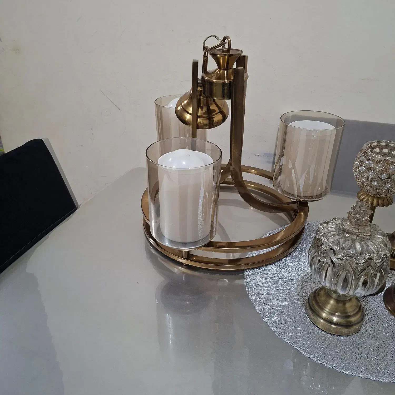 لوستر۳شاخه رنگ برنز|لوستر و چراغ آویز|شیراز, زند|دیوار