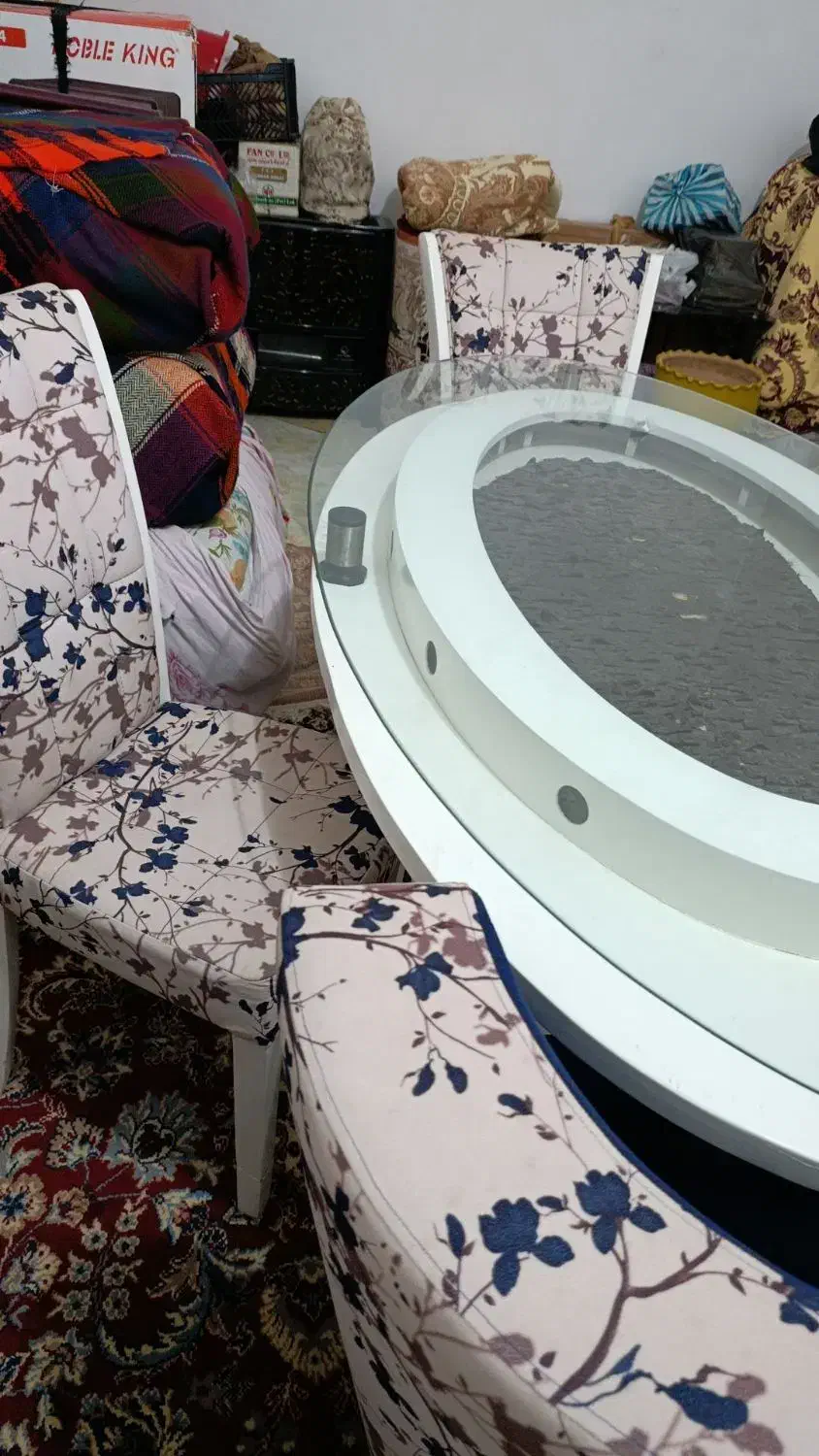 میز ناهار خوری کاملا نو|میز و صندلی غذاخوری|مهران (ایلام), |دیوار