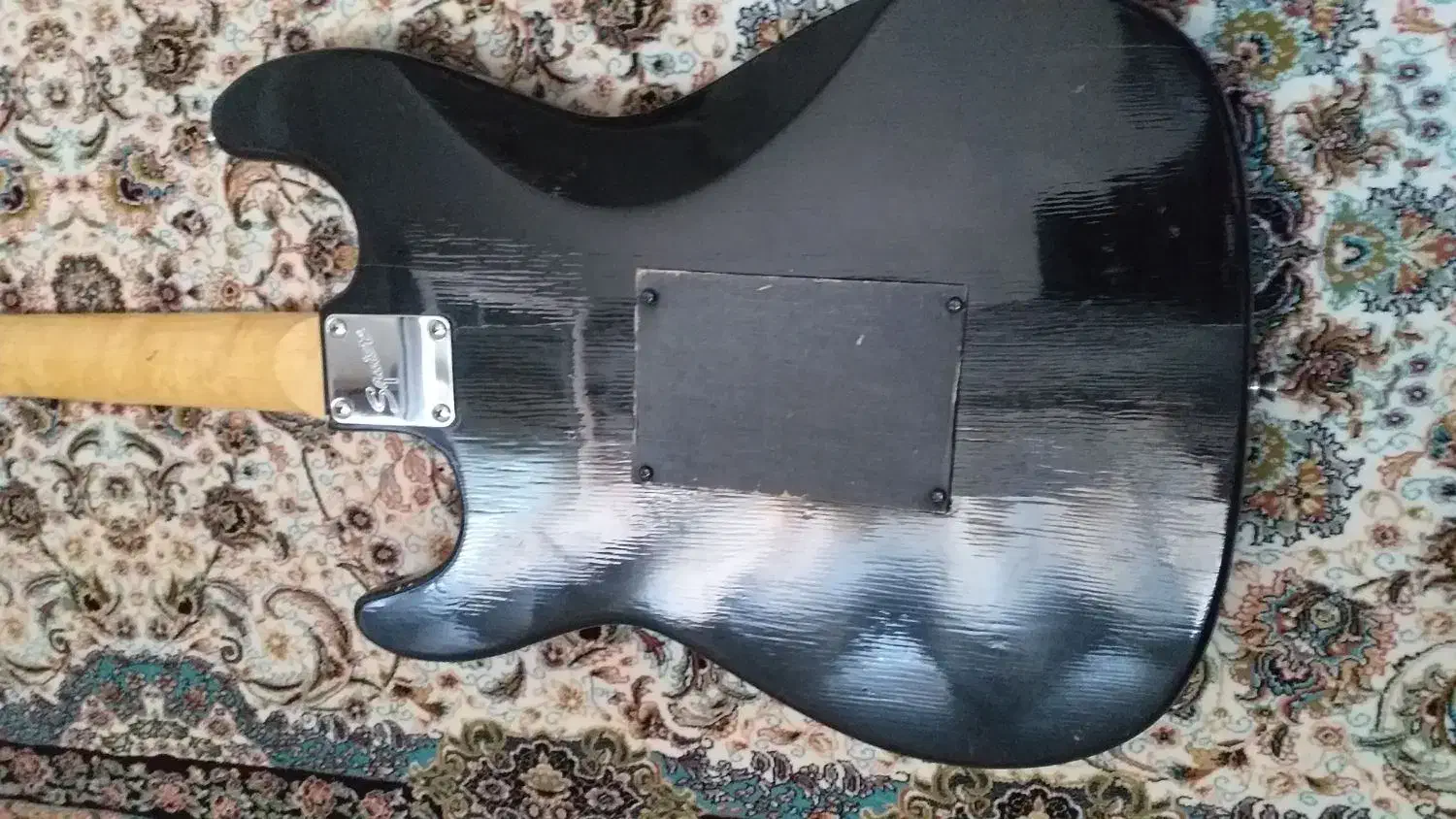 گیتار الکتریک|گیتار، بیس، امپلیفایر|تبریز, |دیوار