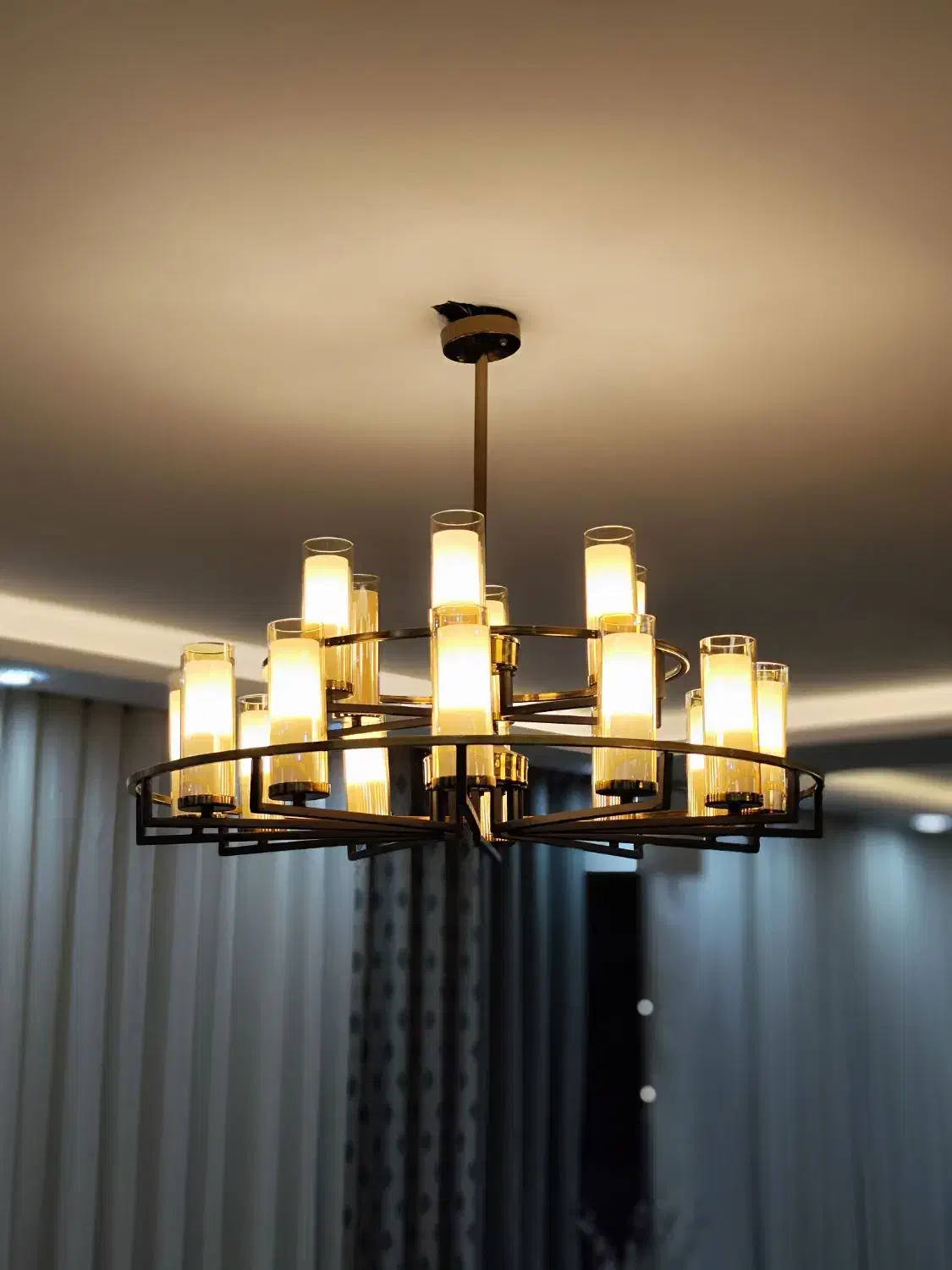 سه عدد لوستر کلاسیک مشکی طلایی|لوستر و چراغ آویز|لنگرود, |دیوار