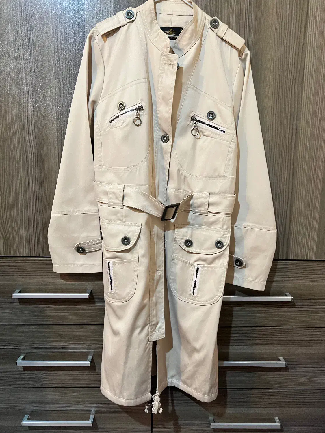 بارانی|لباس|رشت, صفاری|دیوار