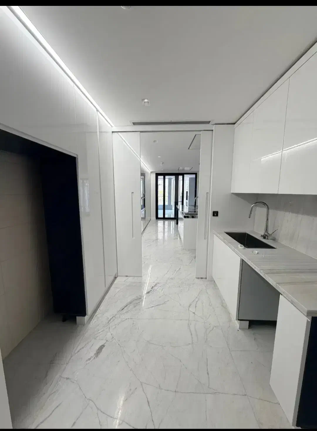 زعفرانیه لوکیشن تاپ ۳۴۰ متر ۴خواب مستر