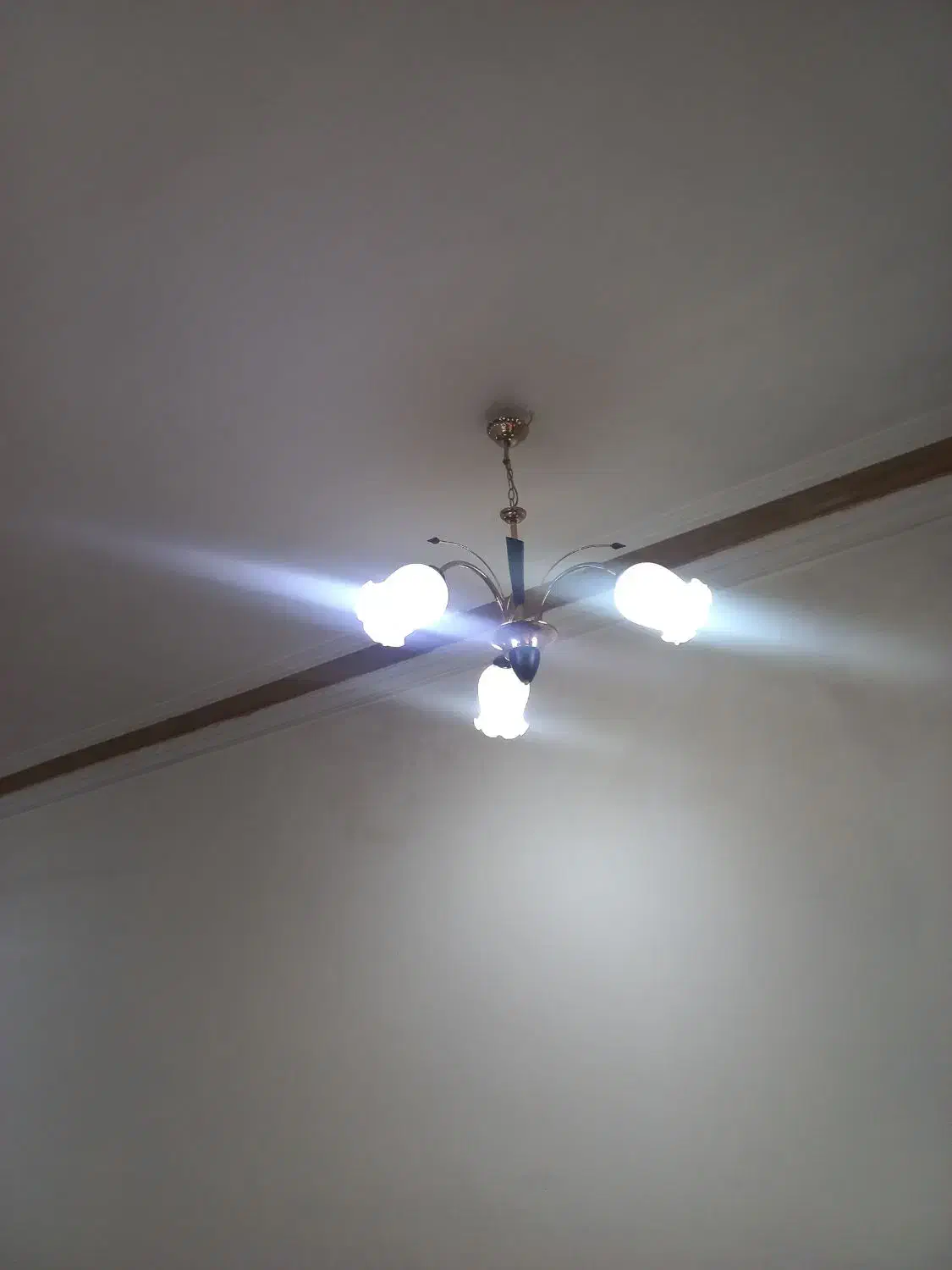 لوستر سه چراغ|لوستر و چراغ آویز|امیدیه, |دیوار