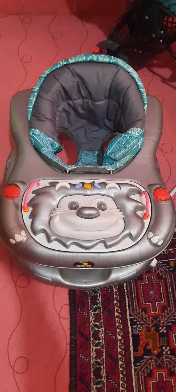 روروئک و کریر کاملا سالم|کالسکه و لوازم جانبی|تربتحیدریه, پائین ولایت|دیوار