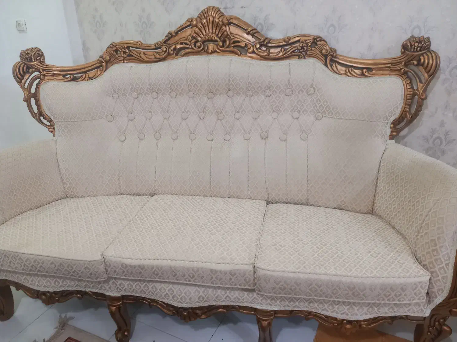 مبل سلطنتی|مبلمان خانگی و میز عسلی|رشت, کوی حسینی|دیوار