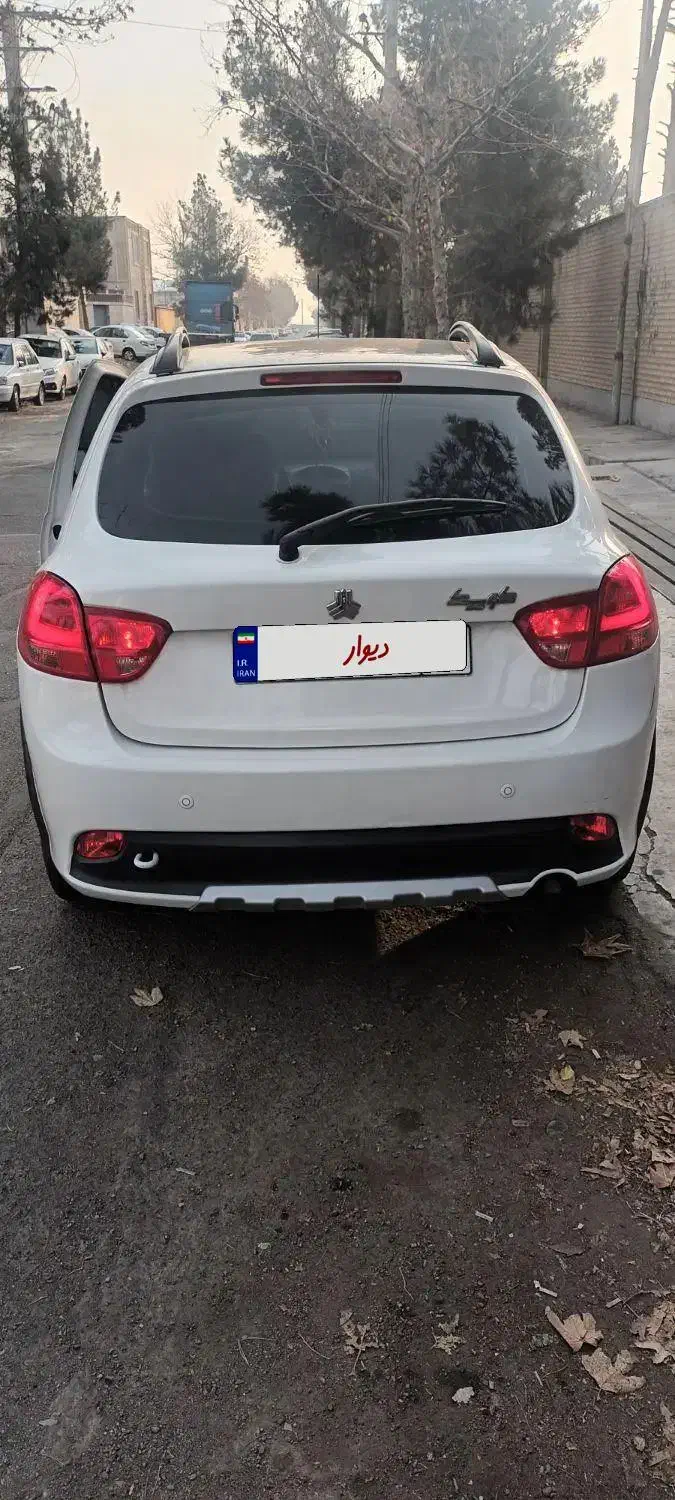 کوییک ار سفید مشکی ۴۰۲بی رنگ|خودرو سواری و وانت|محمدشهر, همایون ویلا|دیوار