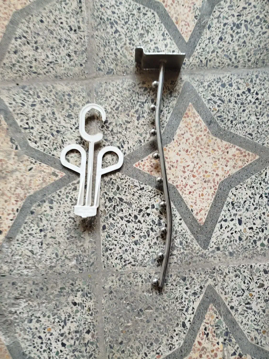 تیله رگال فلزی آویز کفش مغازه|فروشگاه و مغازه|گرگان, |دیوار