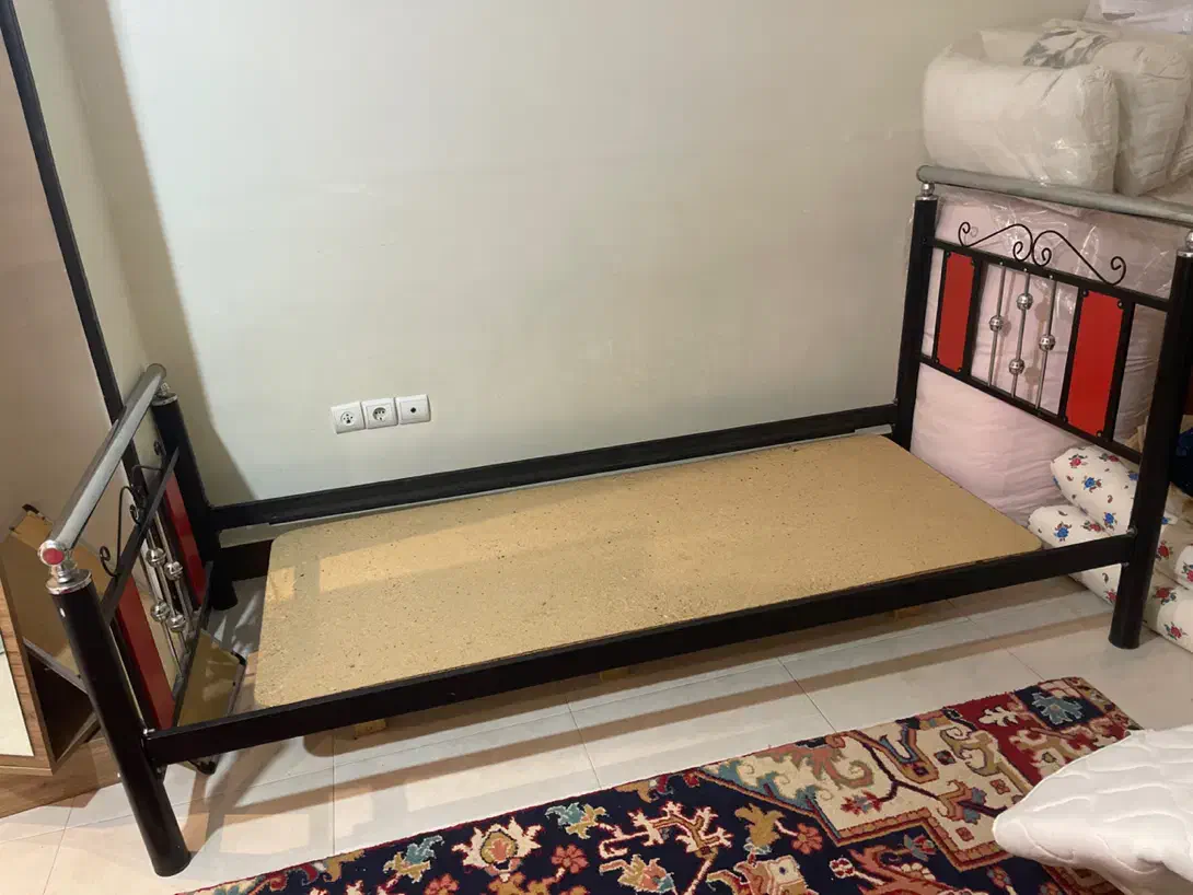 تخت فلزی وتشک رویا 2 تمیزوسالم ویک جک تخت تاشو|تخت و سرویس خواب|کرج, فاز ۳ گوهردشت|دیوار
