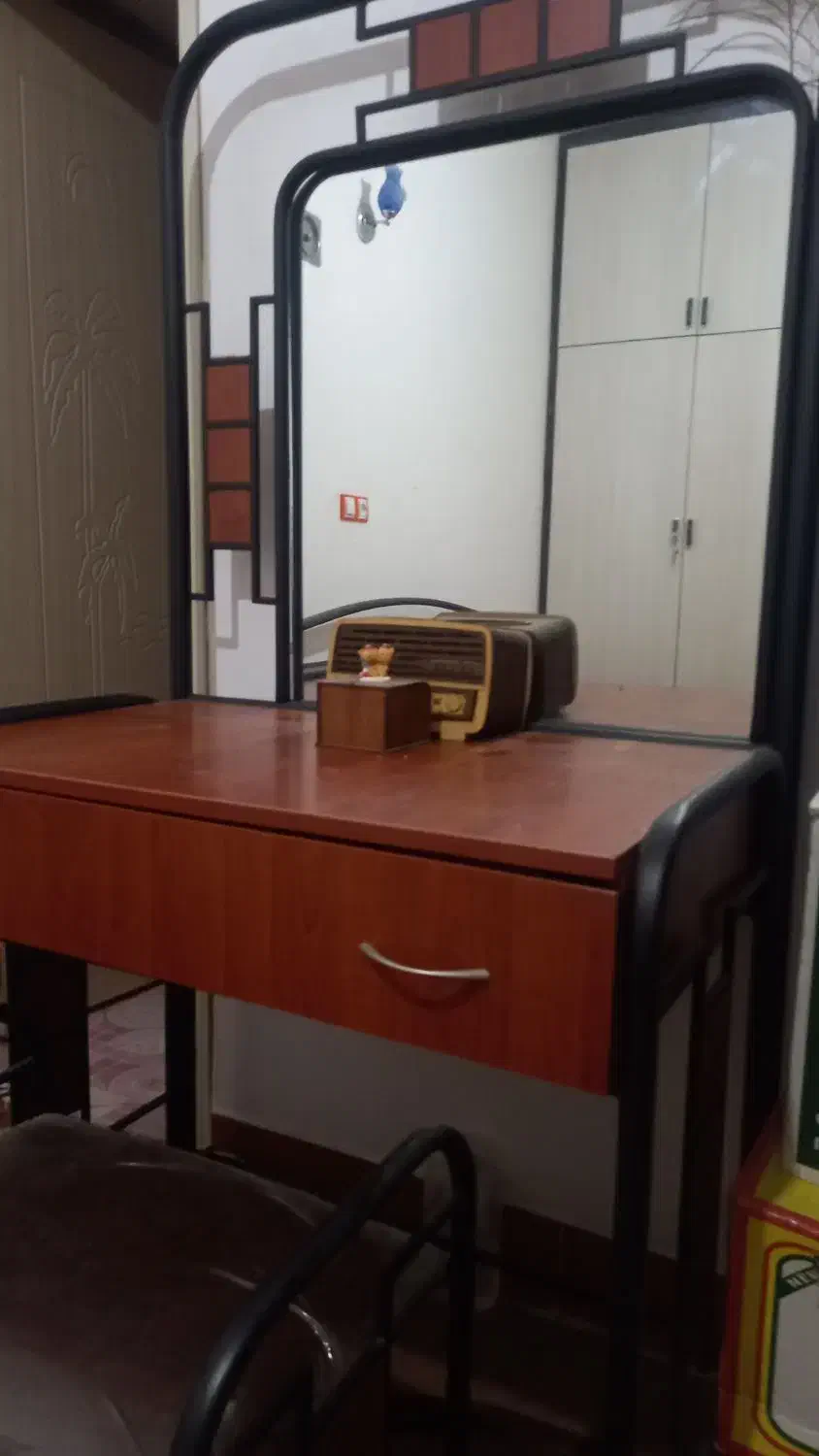 سرویس خواب دو نفره|تخت و سرویس خواب|بروجرد, |دیوار