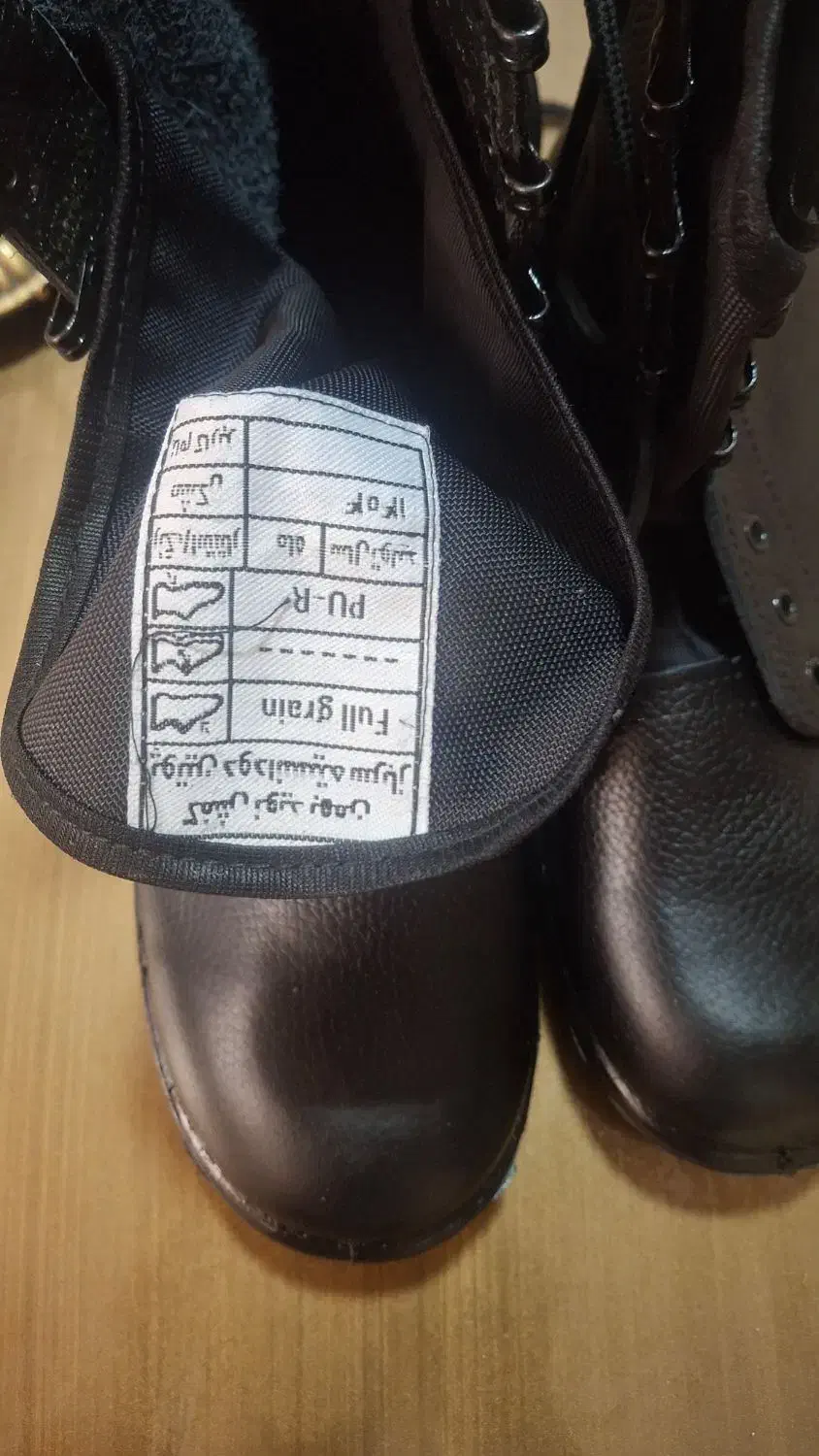 پوتین نظامی افسری|کیف، کفش، کمربند|تبریز, |دیوار