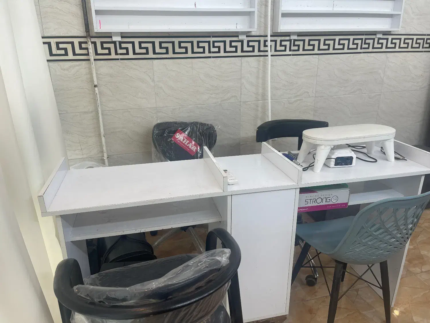 میزوصندلی ناخن|آرایشگاه و سالنهای زیبایی|لاهیجان, آهندان|دیوار