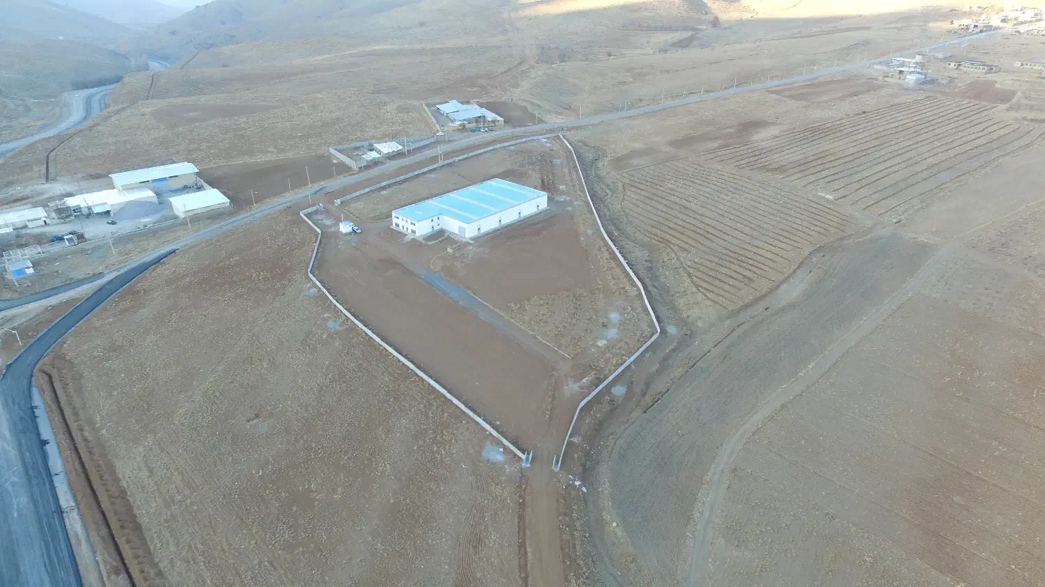 زمین 2 هکتاری باسوله 1500 متری مناسب سرمایه گذاری|فروش دفتر صنعتی، کشاورزی، تجاری|خوانسار, |دیوار