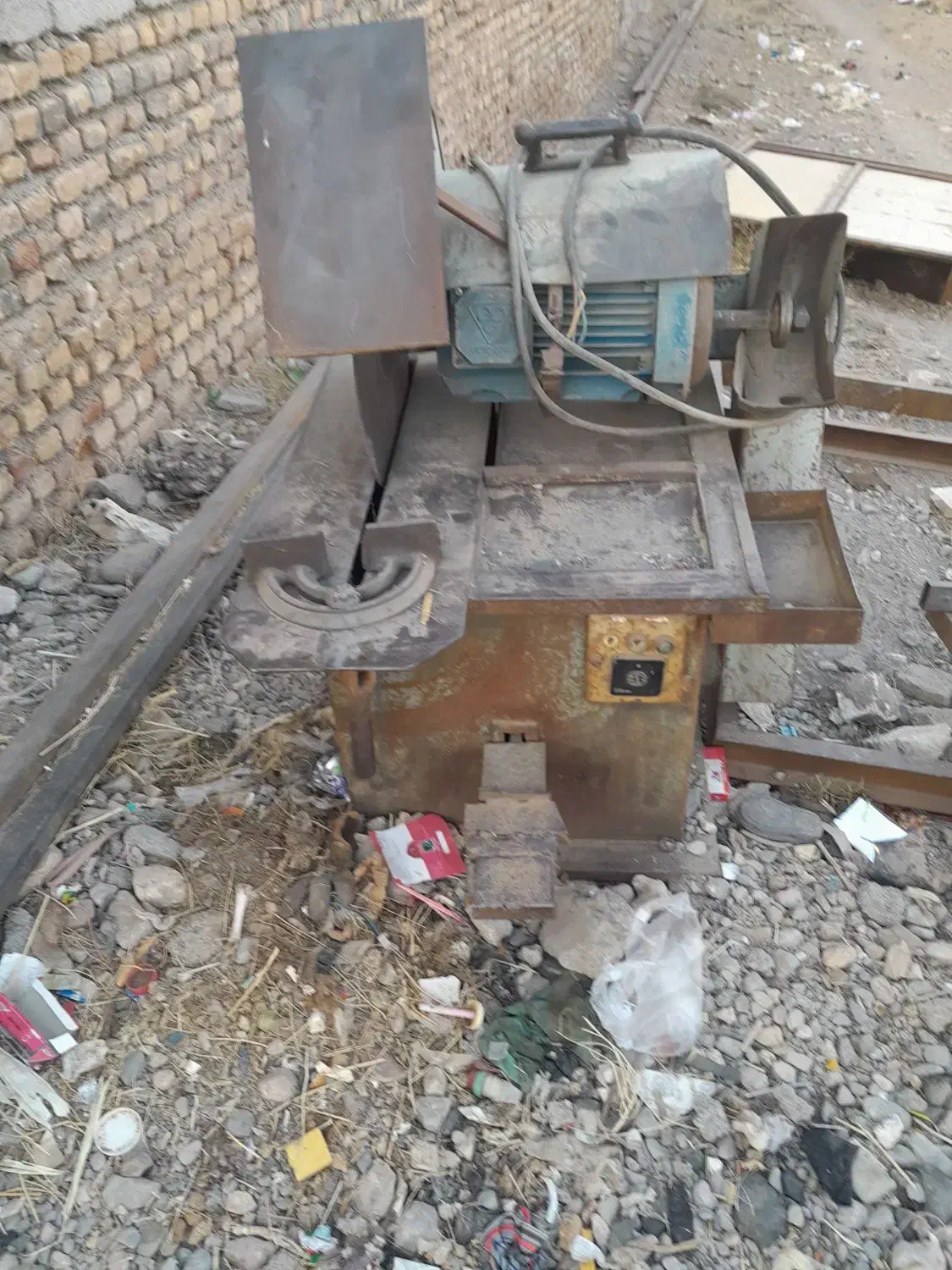 آهن  الات ودروپنحره وقوطی وپروروفبل همراه باا اره|عمده‌فروشی|زیرکوه, |دیوار