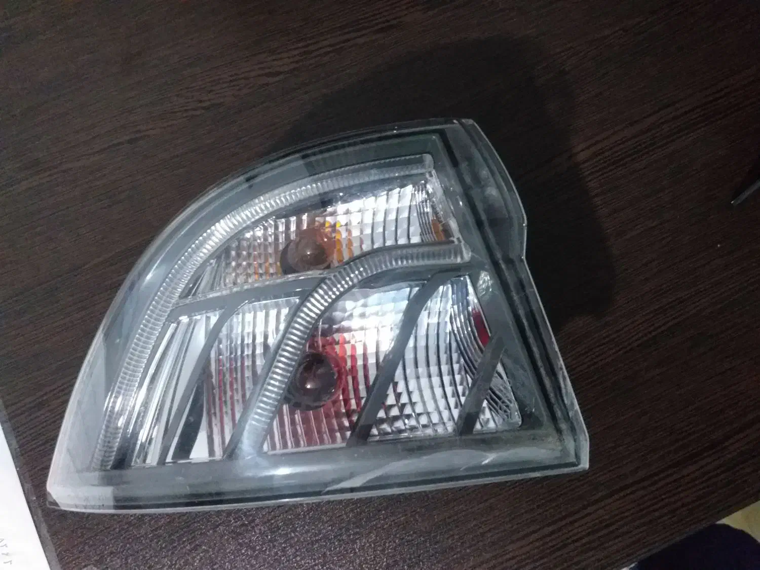 چراغ عقب روی بدنه سورن پلاس|قطعات یدکی و لوازم جانبی|اشترینان, |دیوار