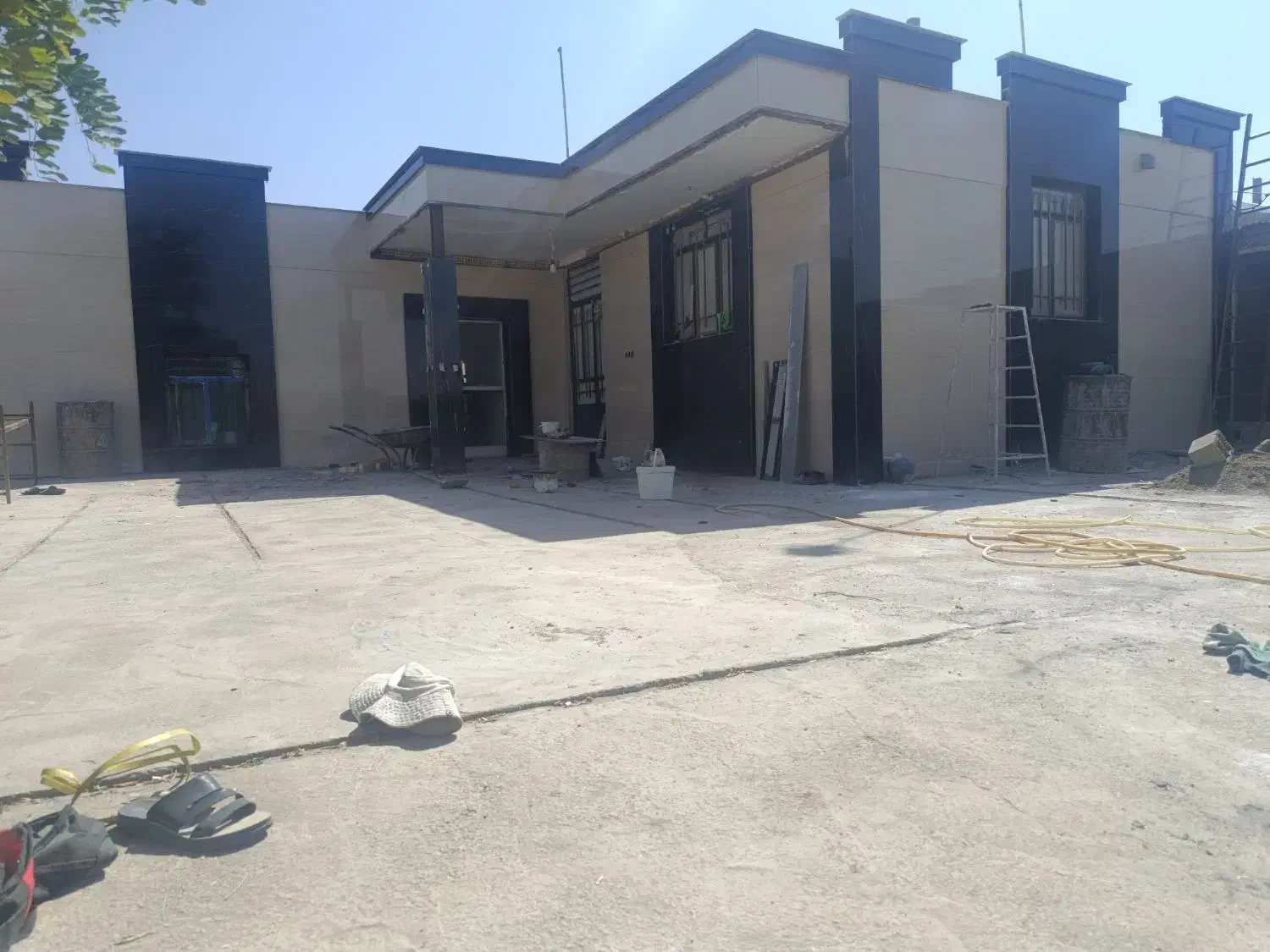 یک شاگرد و ی استا واسه کاشی کاری و سنگ کاری|استخدام معماری، عمران و ساختمانی|شاهرود, |دیوار