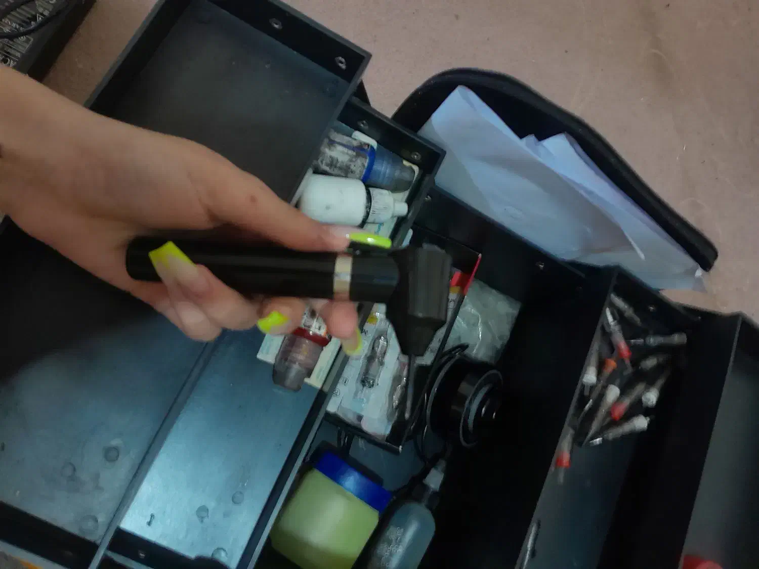 وسایل تتو|آرایشگاه و سالن‌های زیبایی|سهند, |دیوار