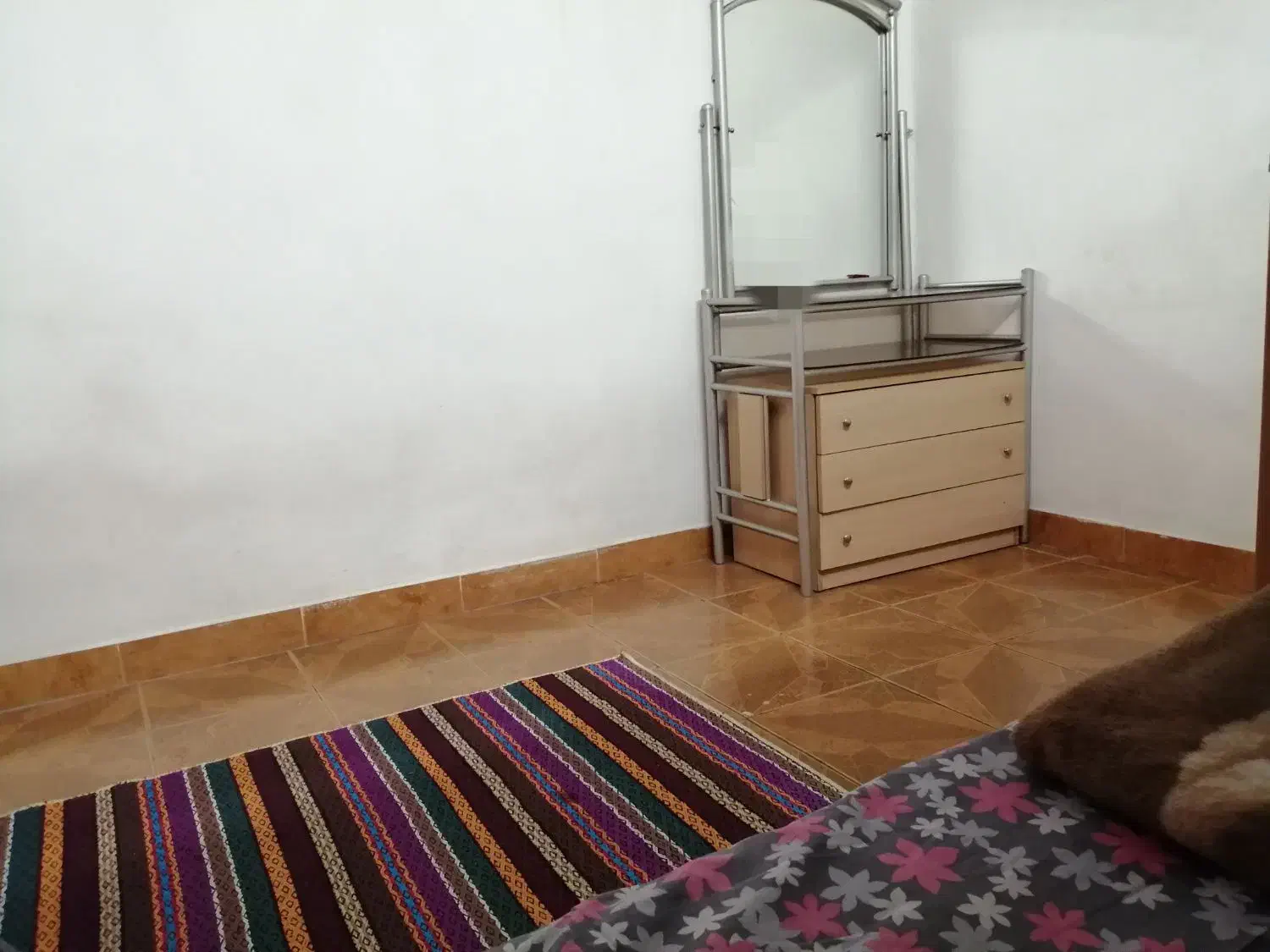 20 متر مسکونی مستقل بدون تردد خ دانشگاه تهران