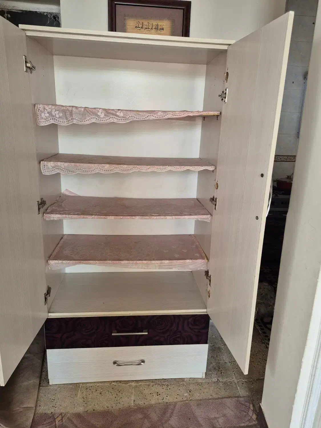 کمدلباس|جاکفشی، کمد، دراور|شیراز, کوشک میدان|دیوار