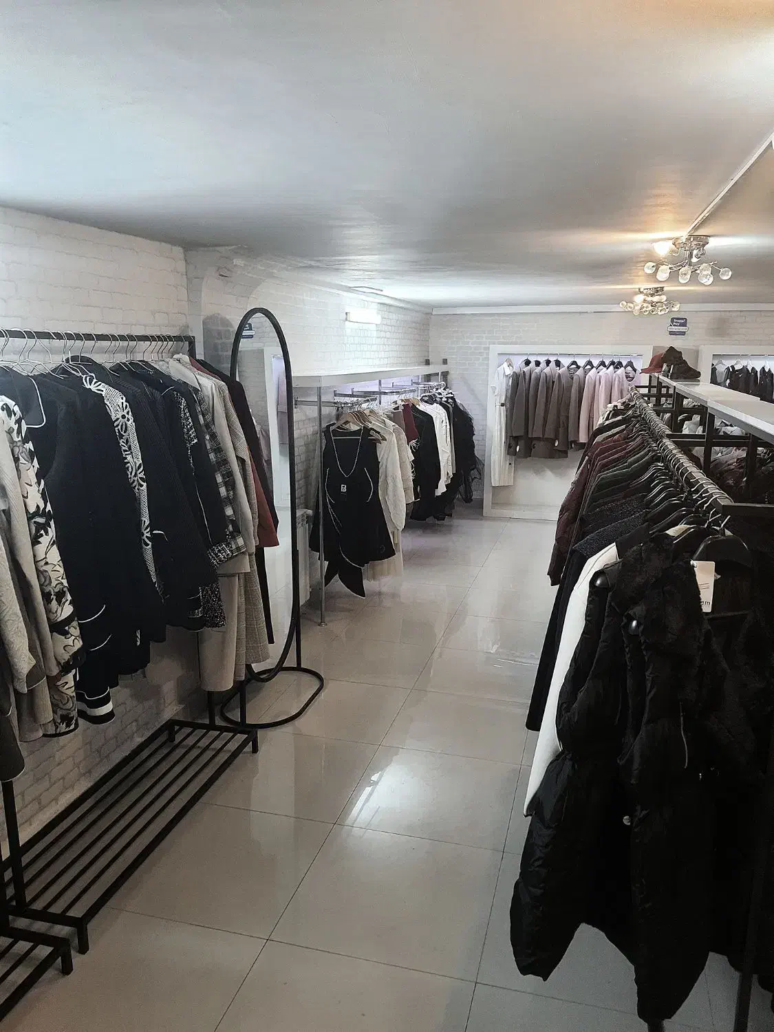 اجاره رایگان رگال با شرایط ویژه در مزون در هاشمیه|اجارهٔ مغازه و غرفه|مشهد, کوثر|دیوار