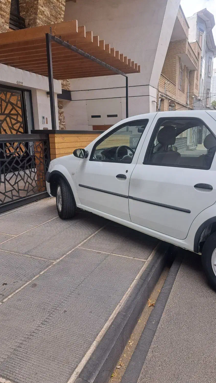 ال ۹۰ تندر ۹۰ E2مدل ۹۲ در حد خشک تک برگ سند|خودرو سواری و وانت|زنجان, |دیوار