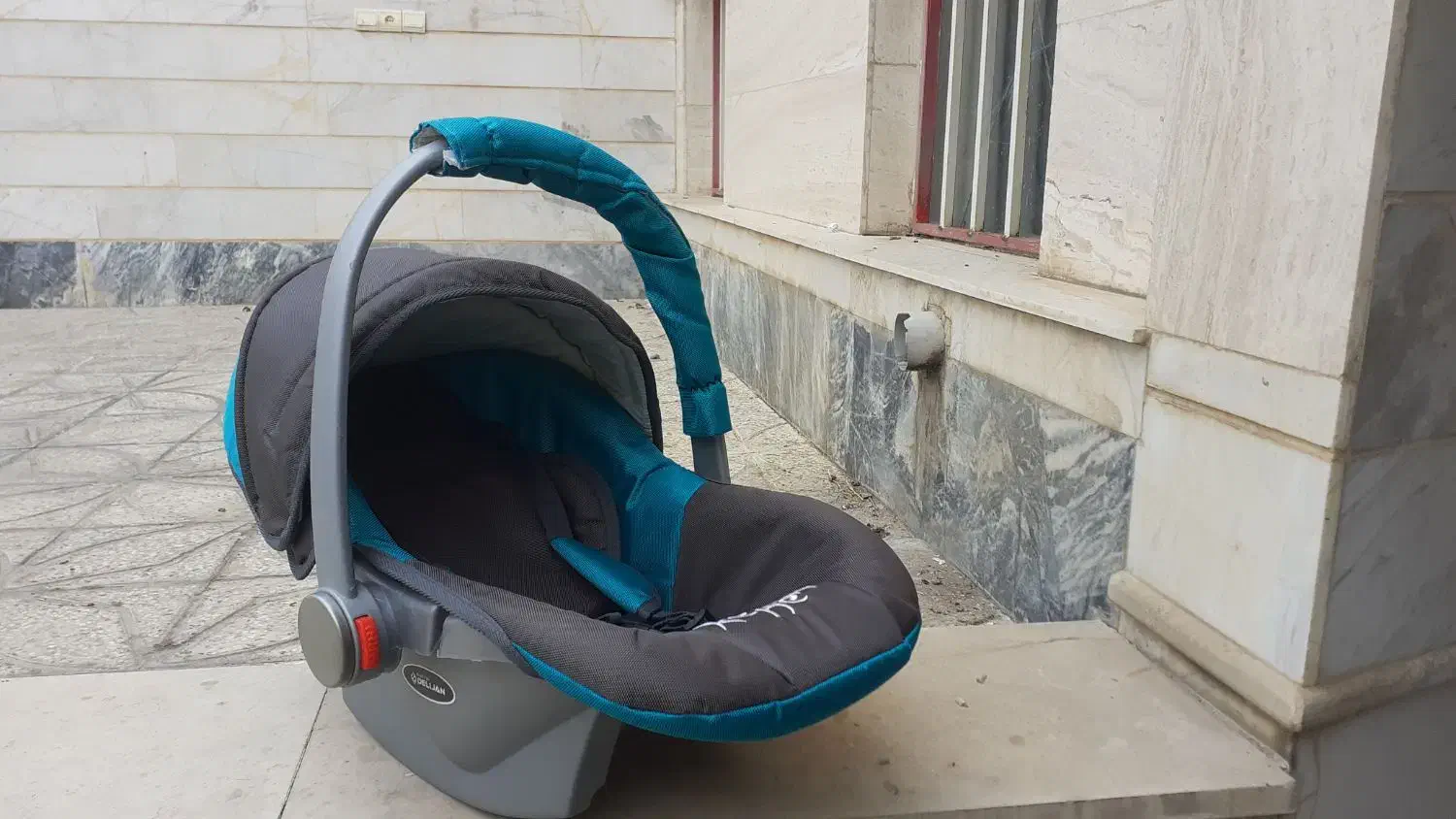 کریر|کالسکه و لوازم جانبی|بروجرد, |دیوار