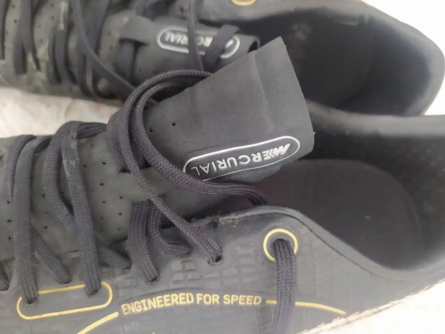 کتونی فوتبال چمن|کیف، کفش، کمربند|اراک, |دیوار