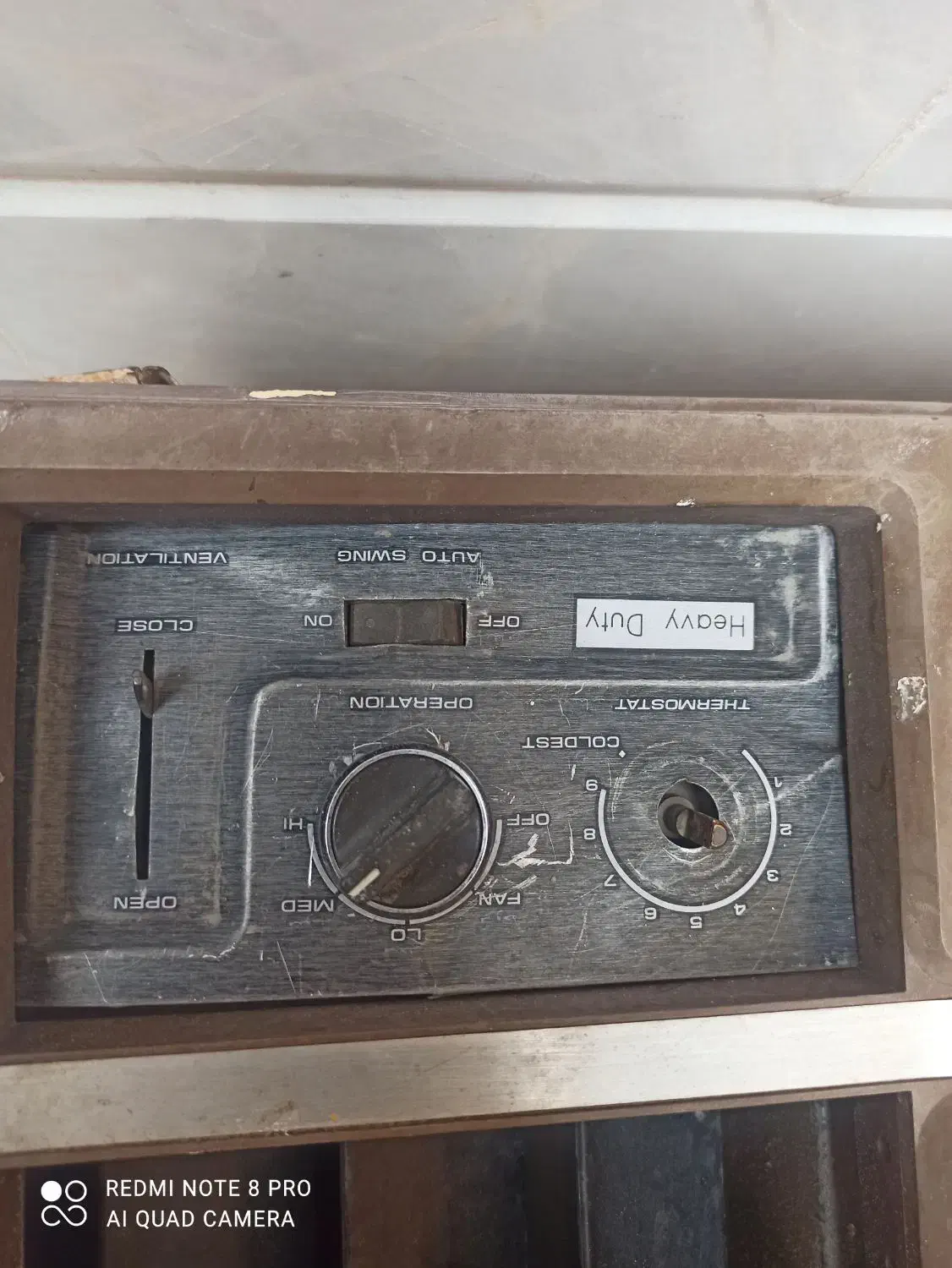 کولر گازی پشت پنجره ای|کولر گازی و فن‌کوئل|زاویه, |دیوار