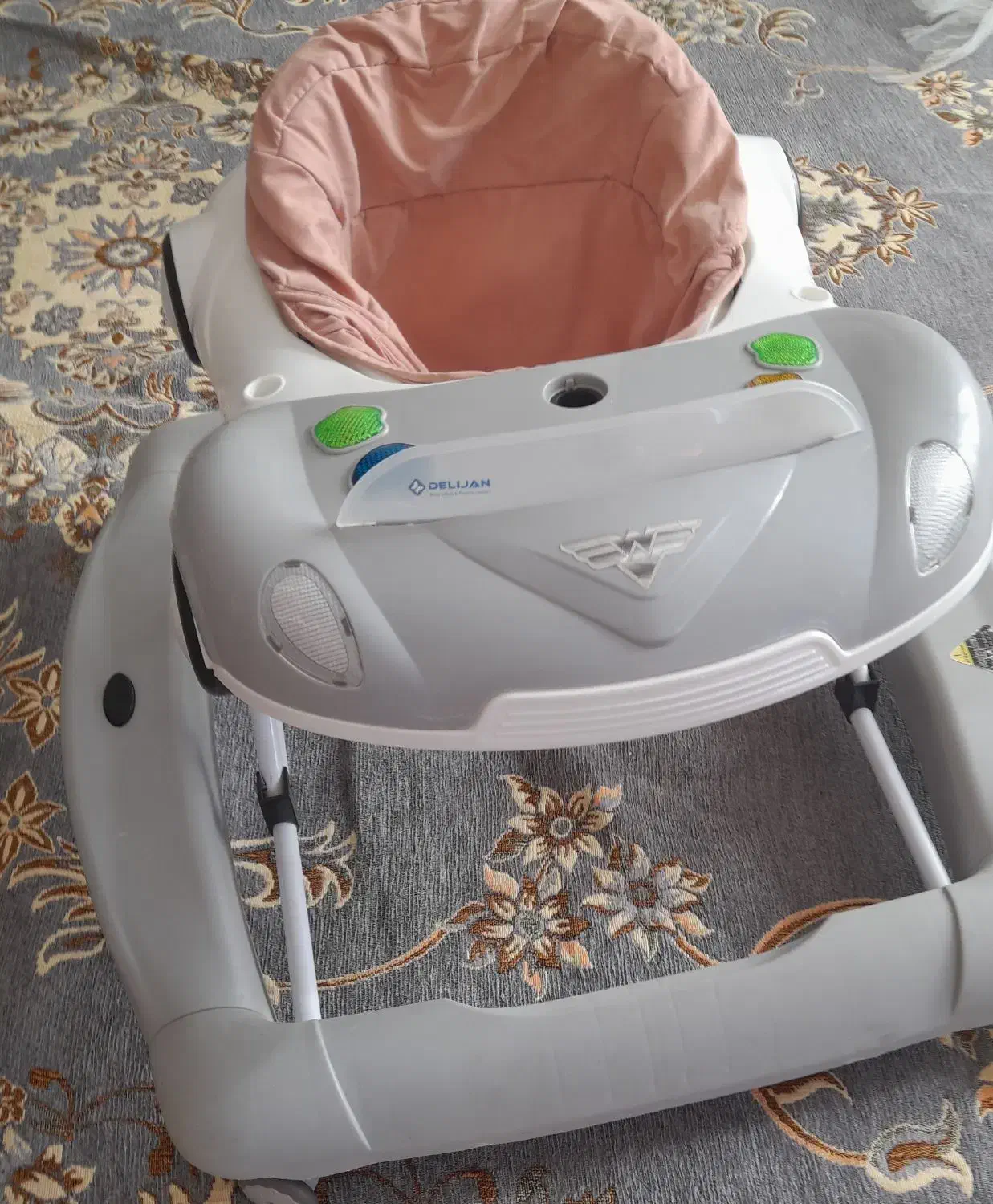 روروه|کالسکه و لوازم جانبی|دهگلان, |دیوار