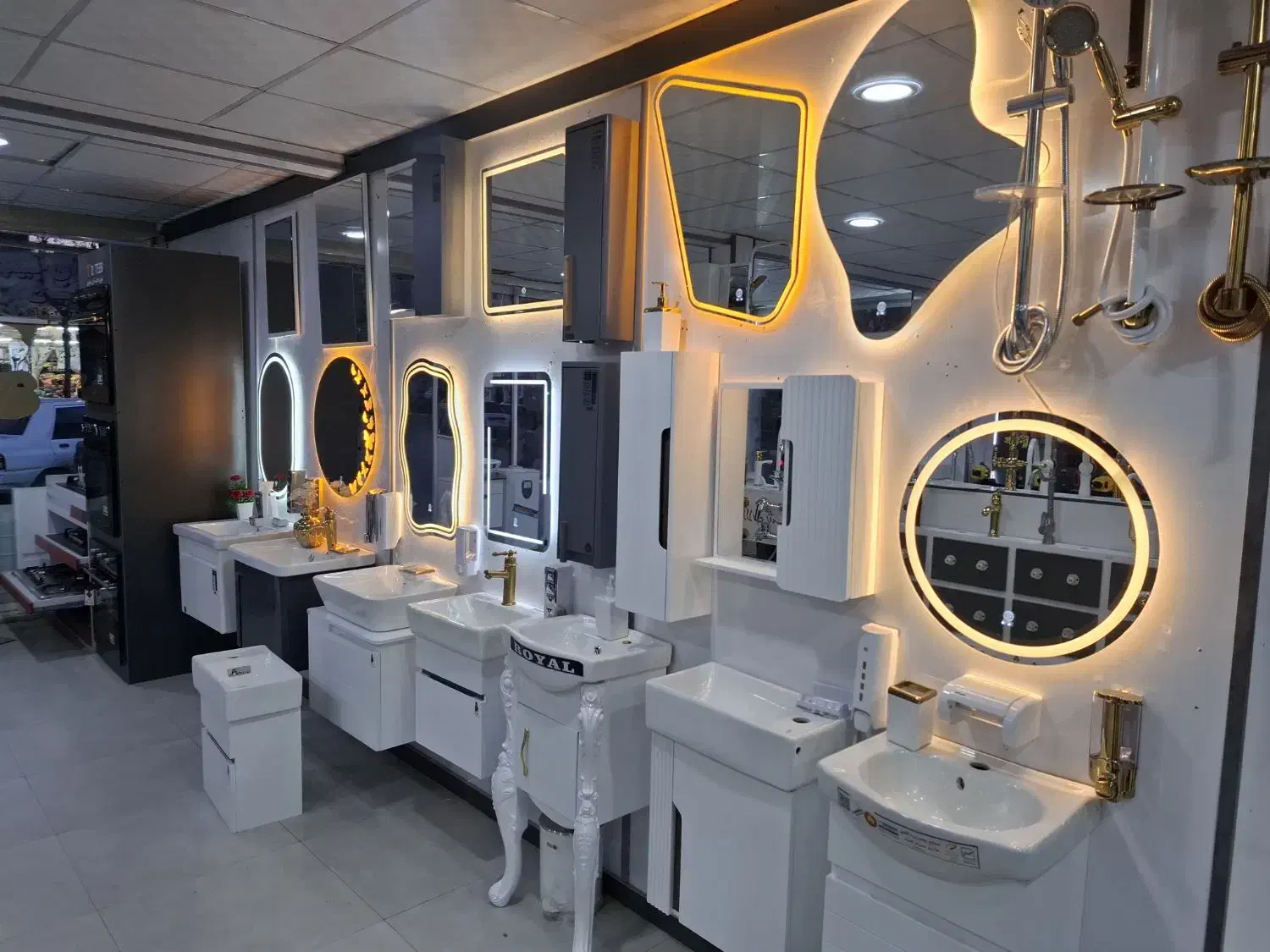 کابین روشویی و ایینه|لوازم سرویس بهداشتی|مشهد, حسین‌آباد|دیوار