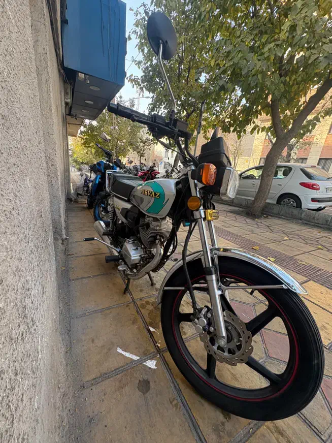 پرواز ۲۰۰ cg|موتورسیکلت|تهران, میدان ولیعصر|دیوار