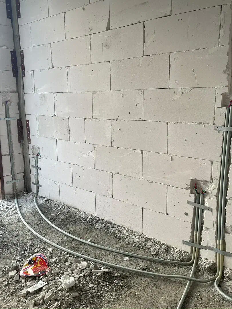 برقکاری ساختمان،نصب لاین نوری و سقف کاذبpvc و تایل|خدمات پیشه و مهارت|رشت, استقامت ۱|دیوار