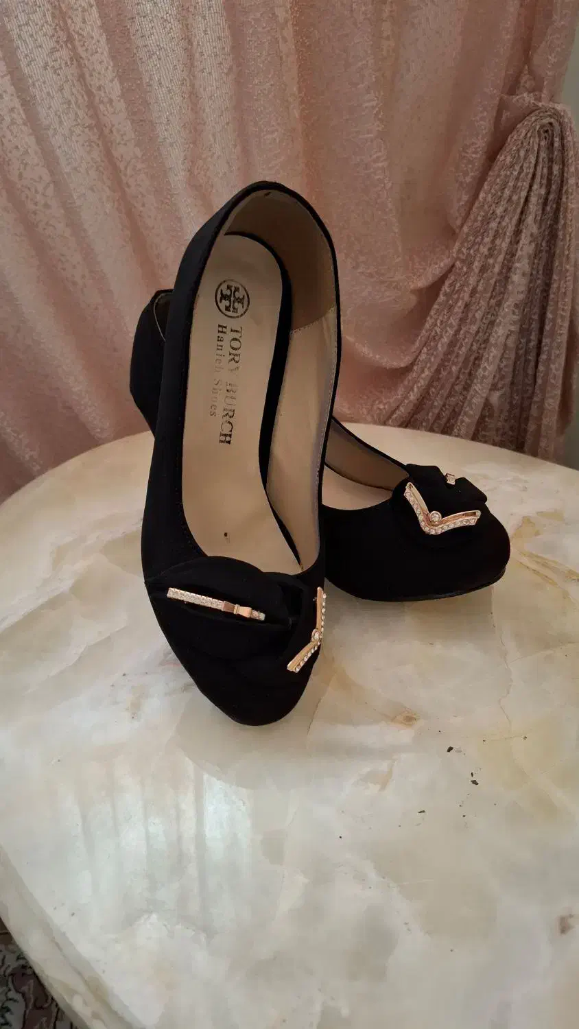 کفش مجلسی|کیف، کفش، کمربند|ری, دیلمان|دیوار