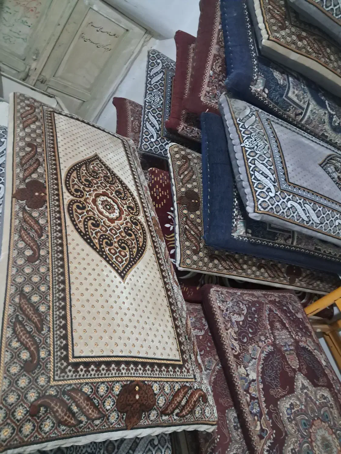 پشتی قیمت مناسب|پشتی|بجنورد, |دیوار