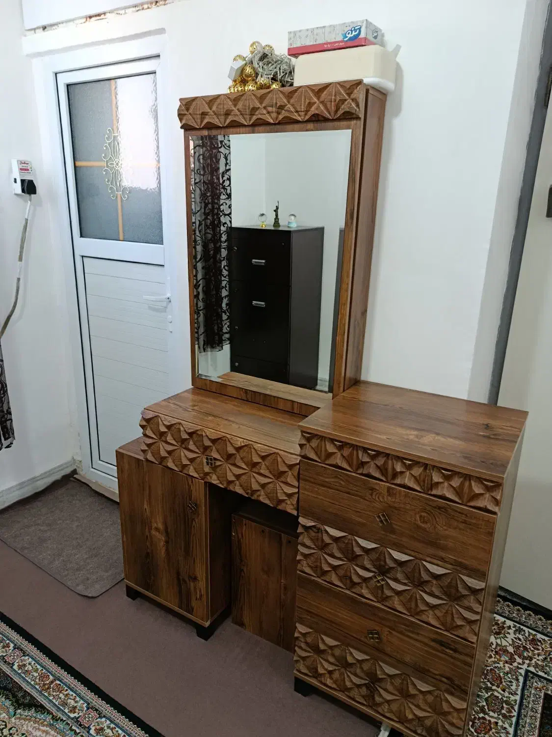 میز ارایشی|تخت و سرویس خواب|بندر امام خمینی, |دیوار