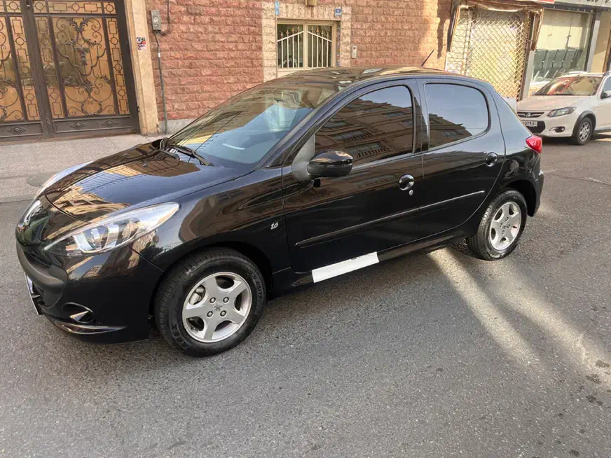 پژو ۲۰۷ دنده ایی ، سقف پانا ، ۱۴۰۲|خودرو سواری و وانت|تهران, مرزداران|دیوار