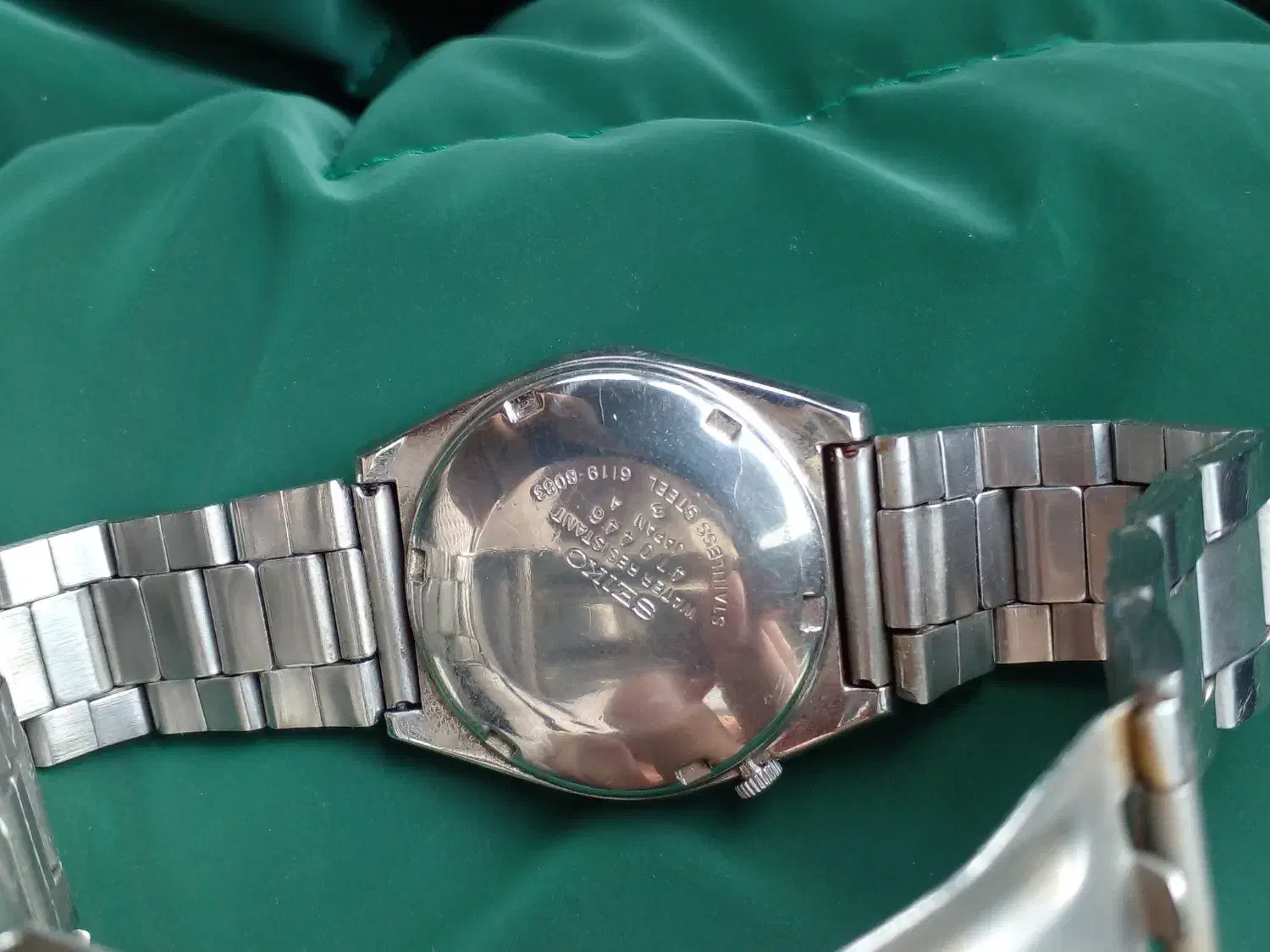 ساعت سکو ۵ قدیمی|ساعت|چهارباغ, |دیوار