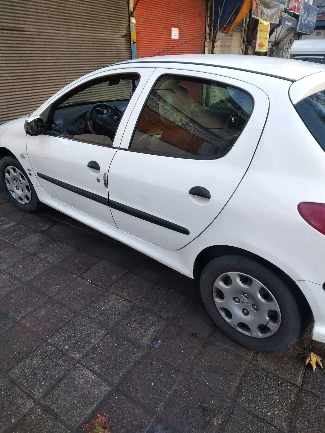 206تیپ پنج بدون رنگ کمی لیسه دارد|خودرو سواری و وانت|رشت, توشیبا|دیوار