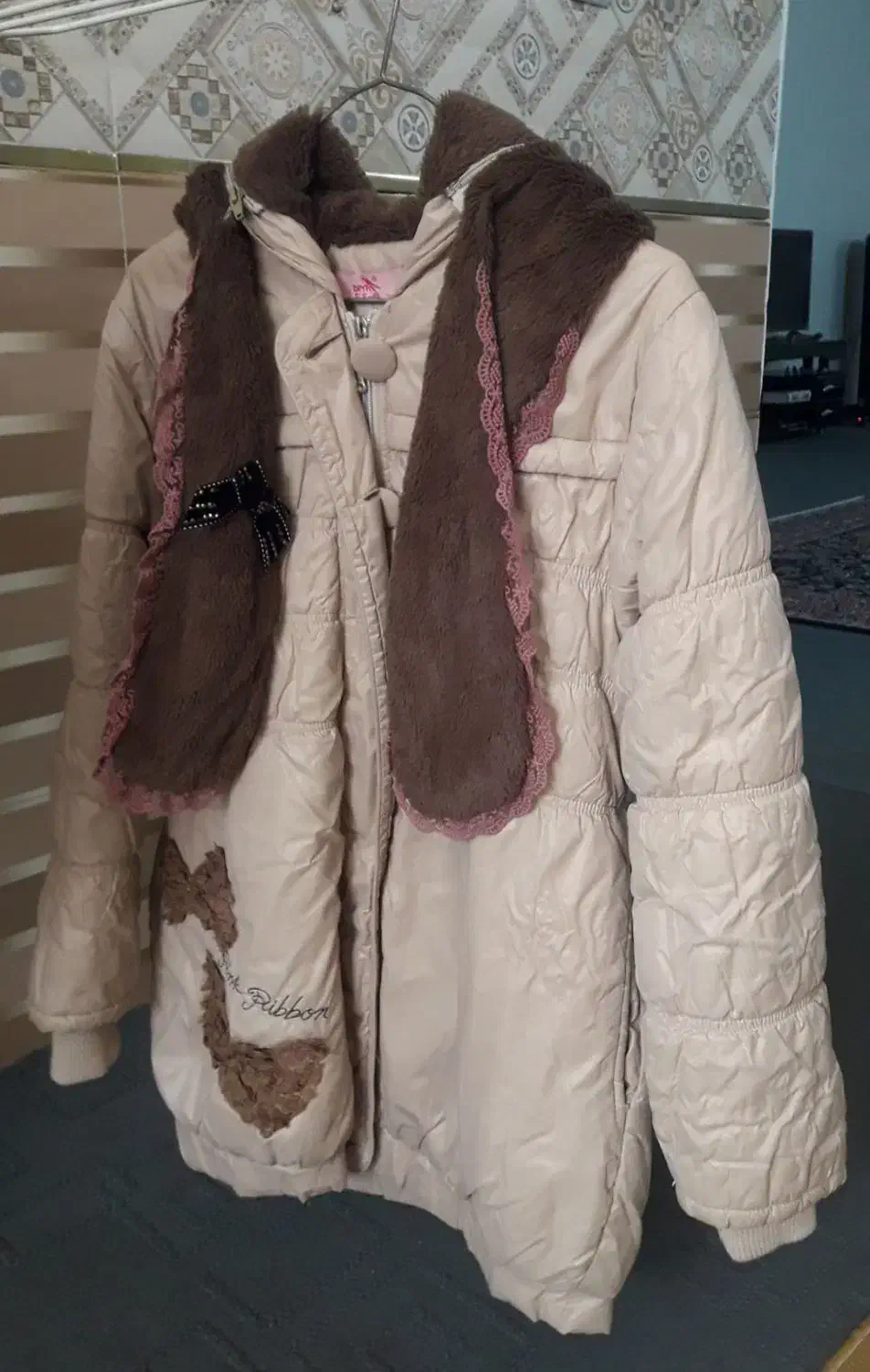 کاپشن|لباس|قم, شاه ابراهیم|دیوار