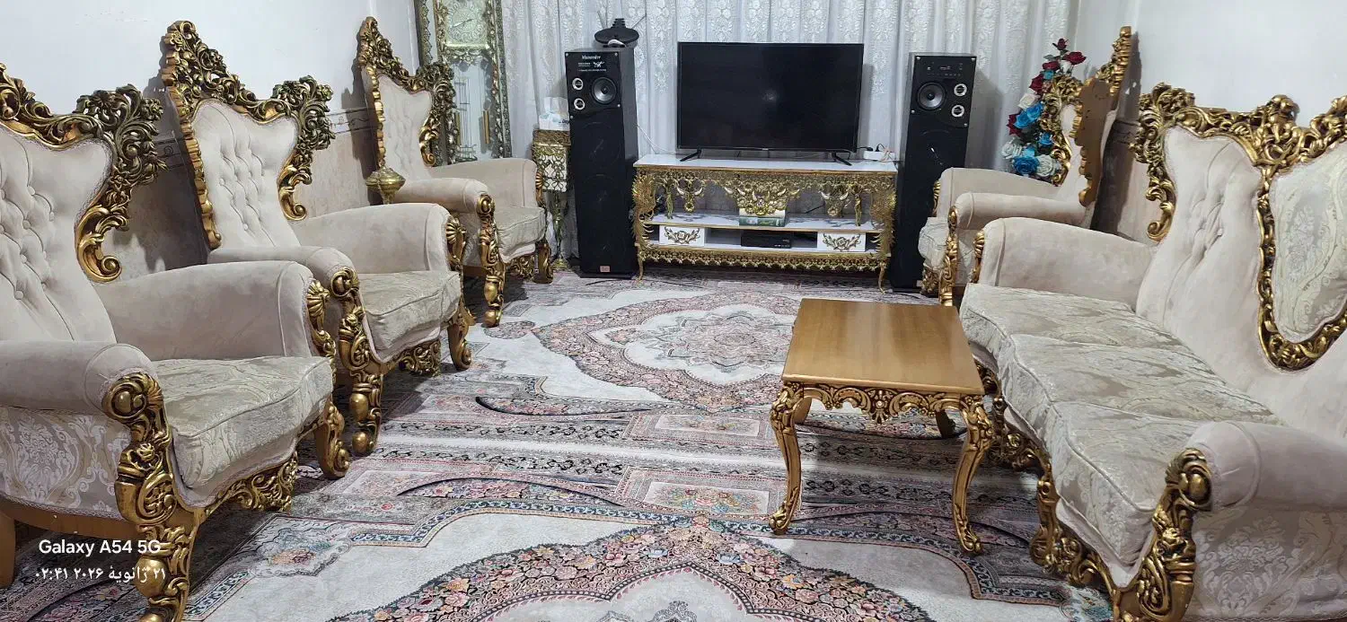 مبل سلطنتی هفت نفره|مبلمان خانگی و میز عسلی|نسیم‌شهر, |دیوار