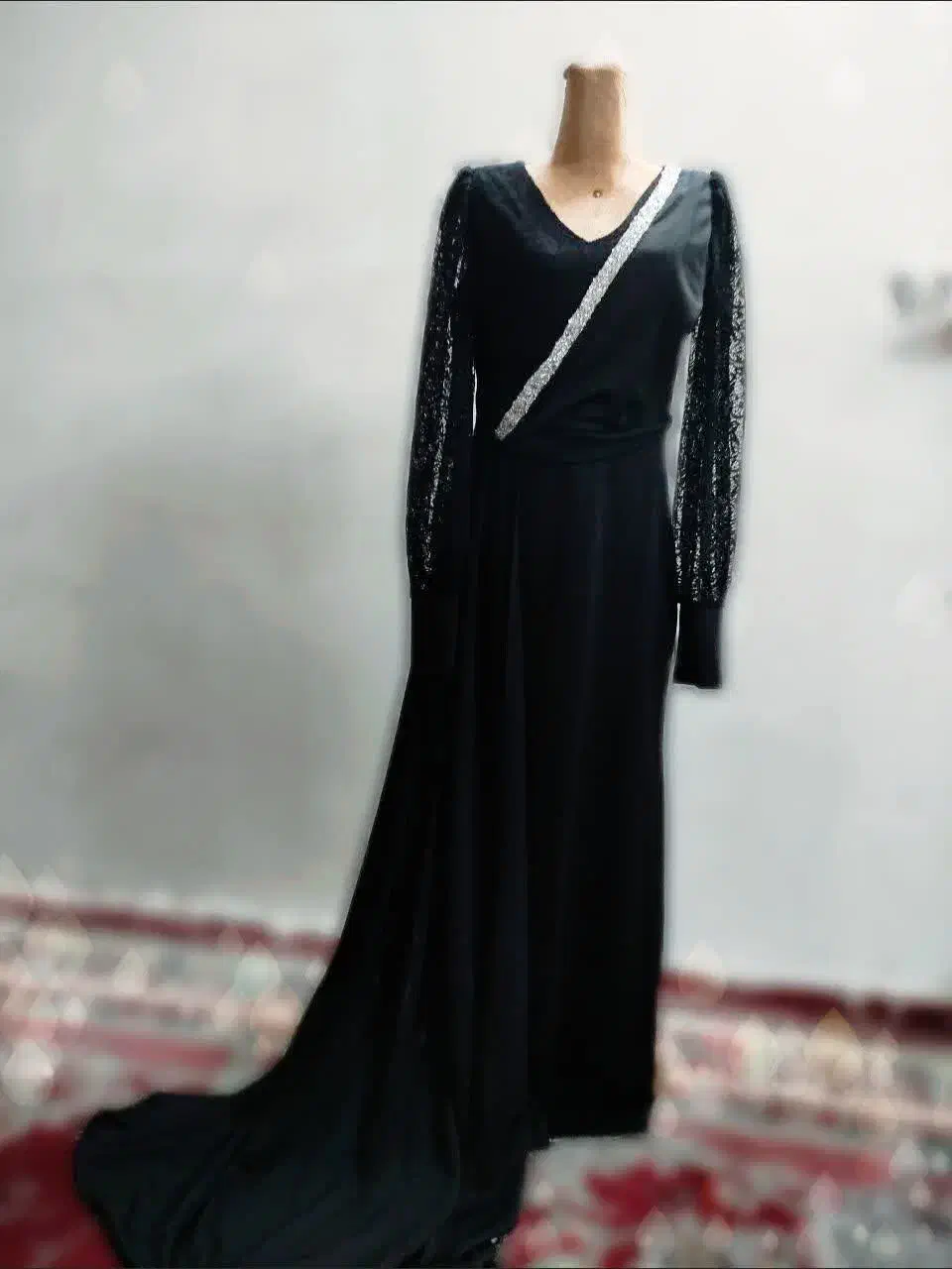 لباس مجلسی|لباس|قم, سراجه (۱۵ خرداد)|دیوار